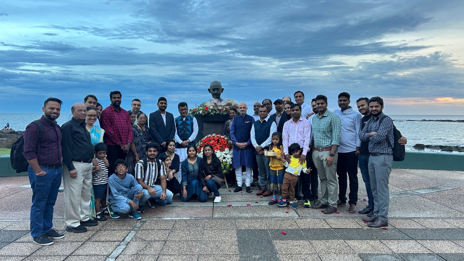 Minister of State of Ministry of External Affairs, Shri Pabitra Margherita, joined by Ambassador Dinesh Bhatia, Indian community and representatives of AgNIY - Federation of Yoga Institutions, paid floral tributes to Mahatma Gandhi at his bust in Montevideo