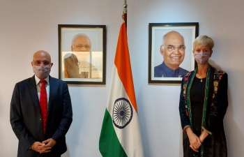 Ambassador Dinesh Bhatia received Senator Silvina García Larraburu 