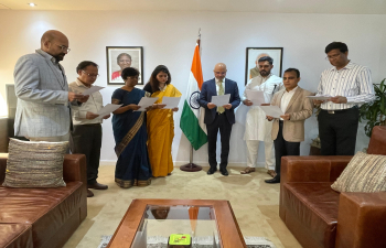 Ambassador Dinesh Bhatia accompanied by Embassy officials took Rashtriya Ekta Diwas Pledge 